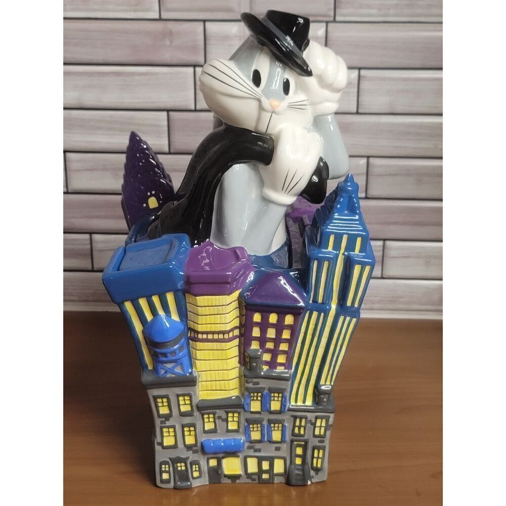 Warner Brothers Studio Bugs Bunny NEW YORK Musical Cookie Jar